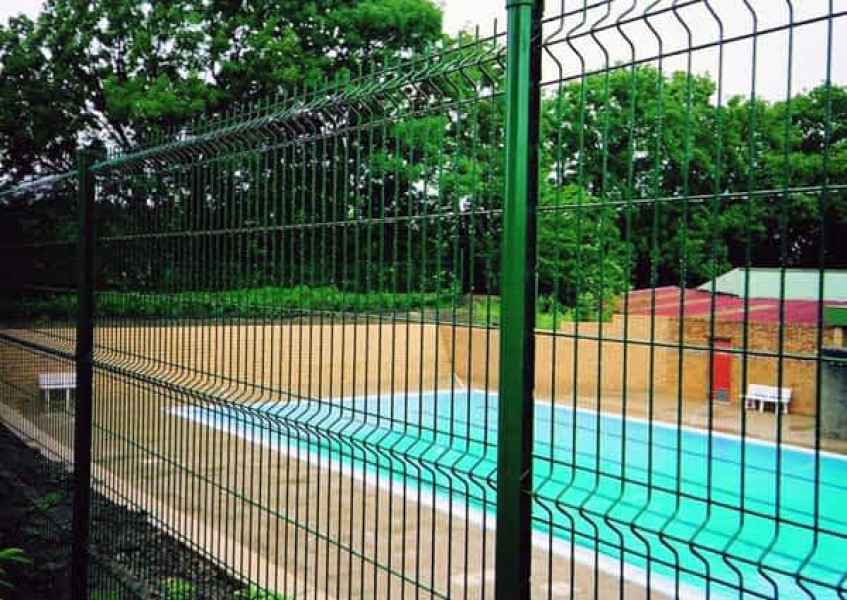 Готовый забор из 3d сетки