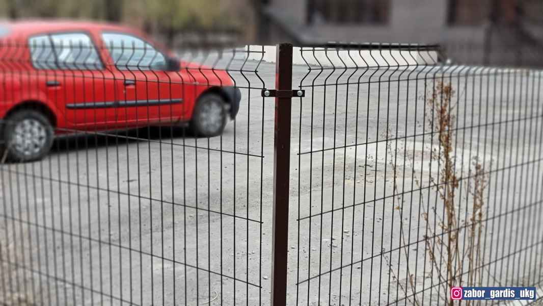 Ограждения для частных территорий из 3д сетки Гардис