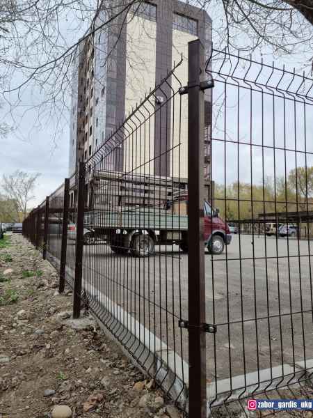 Ограждения из 3д сетки для домов купить в Усть-Каменогорске