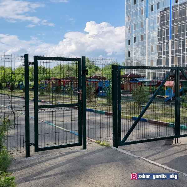 Входная группа калитки и ворота детского садика "Baldauren" в Усть-Каменогорске. Жилой комплекс ЖК "Ertis City"