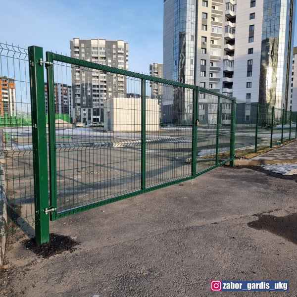 Ворота, входные группы в новостройке на пр.Сатпаева, г.Усть-Каменогорск