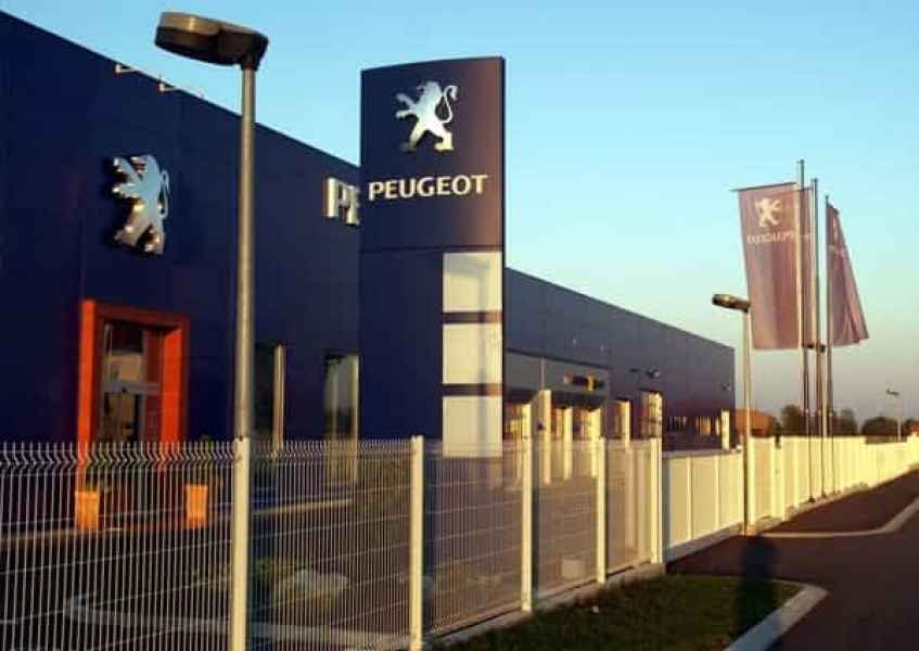 Мировые авто бренды используют 3д ограждения для своих территорий