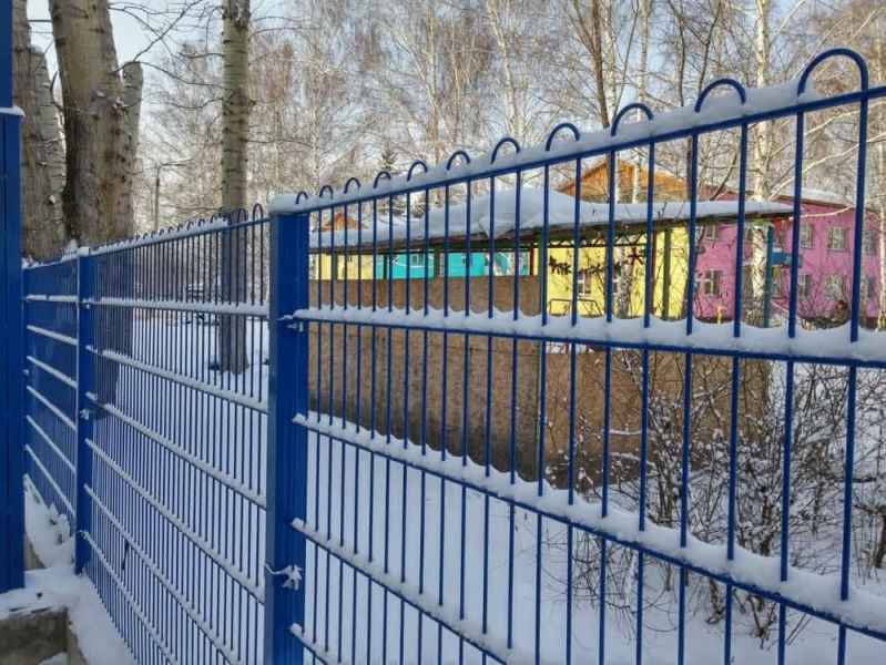 Забор 2д Estetic широко применяется для ограждения школ, детских садиков и учебных учреждений