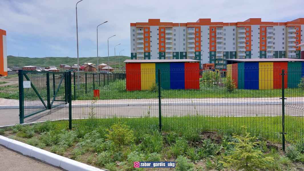 3д заборы в Оскемен и Семей. Ограждения производства Гардис из 3д сетки