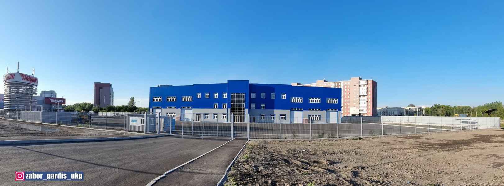 Ограждение торгового центра Эйкос 3д забором производство Gardis. Установка ворот и калиток