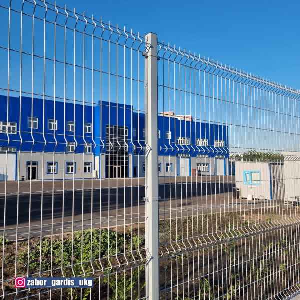 Ограждение торгового центра Эйкос 3д забором производство Gardis. Установка ворот и калиток
