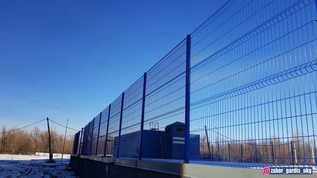 Экономичный 3д забор для спортивных площадок в Усть-Каменогорске