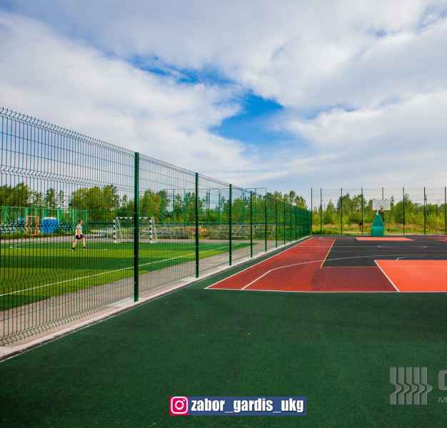 Современные 3D-ограждения для спортивных площадок в Усть-Каменогорске. Прочные конструкции, монтаж и готовые решения