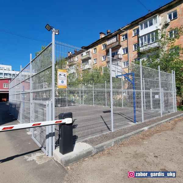 Готовый Забор из 3д сетки 